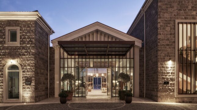 The Chedi Lustica Bay Entrance